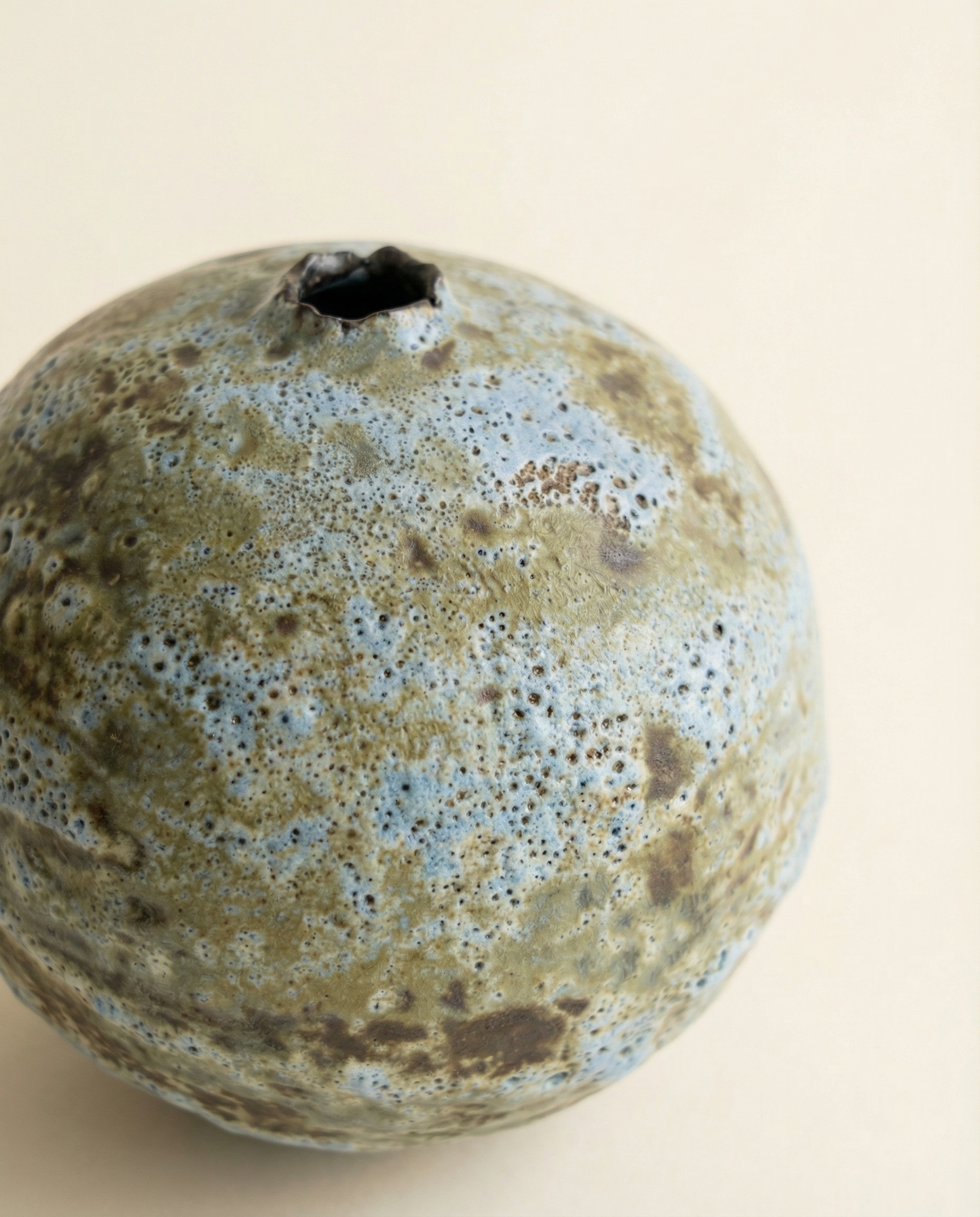 Light Blue Moon — top detail